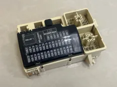 Блок предохранителей под капот Jaguar S-Type