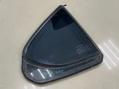 Стекло задней правой двери глухое Lexus LS460