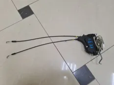 Замок двери Mitsubishi Lancer