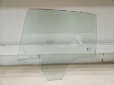 Стекло двери Opel Corsa