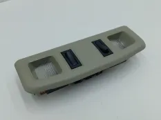 Плафон подсветки салона Mitsubishi Carisma