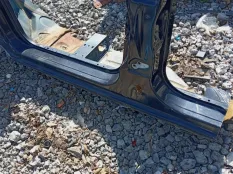 Передняя левая четверть с порогом Ford C-Max