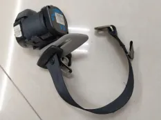 Ремень безопасности Mitsubishi Carisma