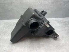 Корпус воздушного фильтра Mitsubishi Colt