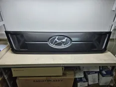 Решетка радиатора Hyundai Universe