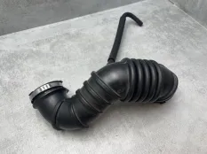 Патрубок воздушного фильтра Mitsubishi Colt