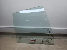 Стекло двери Kia Sephia