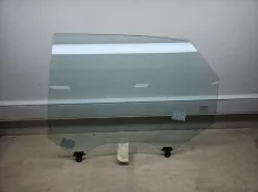 Стекло двери Hyundai Elantra