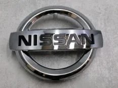 Эмблема Nissan Almera