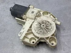 Мотор стеклоподъемника Ford Focus