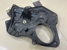 Стеклоподъемник Mazda Mazda3