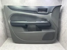 Обшивка двери Ford Focus