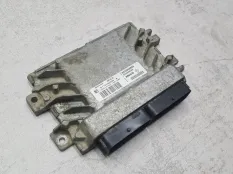 Блок управления двигателем Renault Sandero