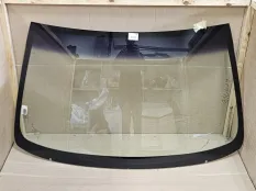 Стекло лобовое Kia Clarus