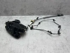 Замок двери Volkswagen Passat