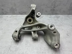 Кулак поворотный Volkswagen Passat