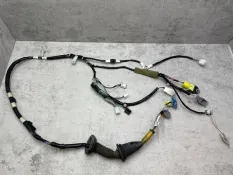 Проводка двери Toyota Camry