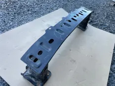 Усилитель бампера Ford Focus