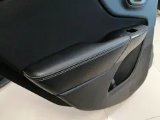 Обшивки дверей комплект Jeep Cherokee