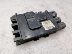 Блок предохранителей под капот Renault Fluence