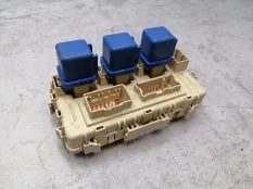 Блок предохранителей салонный Nissan Laurel