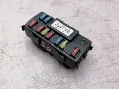 Блок предохранителей под капот Hyundai Grand Santa Fe