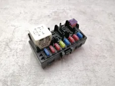 Блок предохранителей под капот Kia Ceed