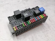 Блок предохранителей салонный Volkswagen Passat