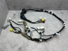 Проводка двери Toyota Camry