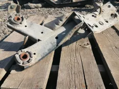 Подрамник Toyota Avensis