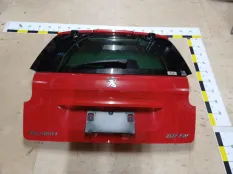 Крышка багажника Peugeot 207 3d