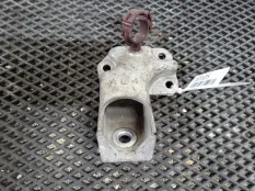 Кронштейн двигателя Peugeot 206