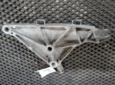 Кронштейн двигателя Opel Zafira A