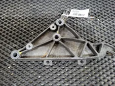 Кронштейн двигателя Opel Zafira A