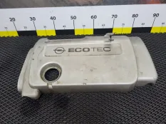 Крышка двигателя декоративная Opel Astra