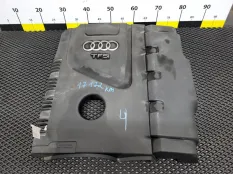 Крышка двигателя декоративная Audi A4