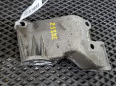 Кронштейн генератора Opel Astra