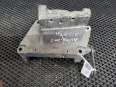 Кронштейн двигателя Opel Astra