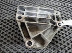 Кронштейн крепления двигателя Opel Astra