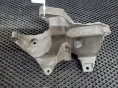 Кронштейн компрессора кондиционера Opel Omega B