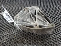 Кронштейн компрессора кондиционера Opel Astra