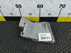 Кронштейн генератора Opel Astra