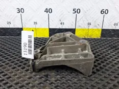 Кронштейн компрессора кондиционера Opel Meriva A