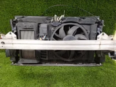 Радиатор охлаждения двигателя Peugeot 308 5d