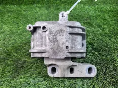 Подушка двигателя Volkswagen Passat Variant