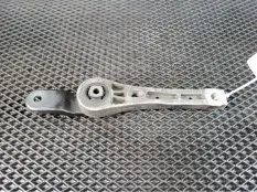 Подушка двигателя Volkswagen Passat