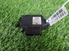 Блок управление топливным насосом Audi A4