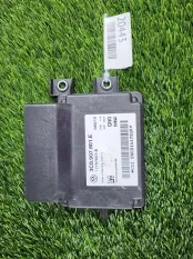 Блок управления стояночным тормозом Volkswagen Passat CC