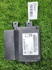 Блок управления стояночным тормозом Volkswagen Passat CC