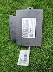 Блок управления стояночным тормозом Audi A8